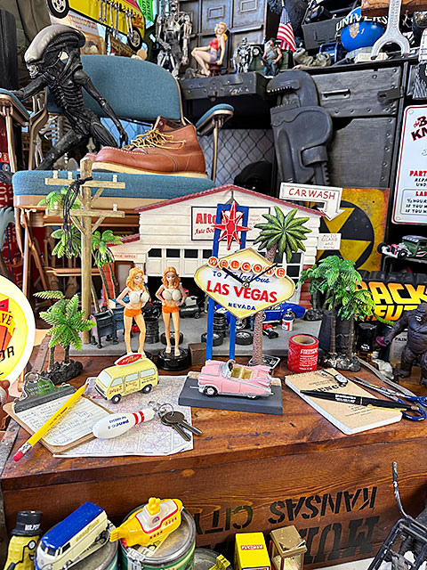 ラスベガスサイン　ピンクキャデラック　デスククロック　テーブルクロック ■ アメリカン雑貨 アメリカ雑貨 |  | 02