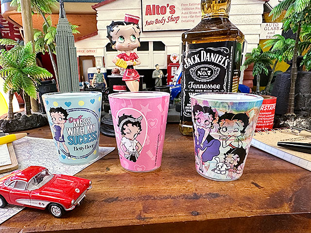 ベティ・ブープ　ショットグラス　3本セット　（ブルー＆ピンク）　■ アメリカン雑貨 アメリカ雑貨 | 