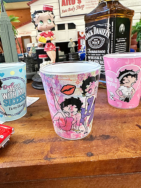 ベティ・ブープ　ショットグラス　3本セット　（ブルー＆ピンク）　■ アメリカン雑貨 アメリカ雑貨 |  | 03