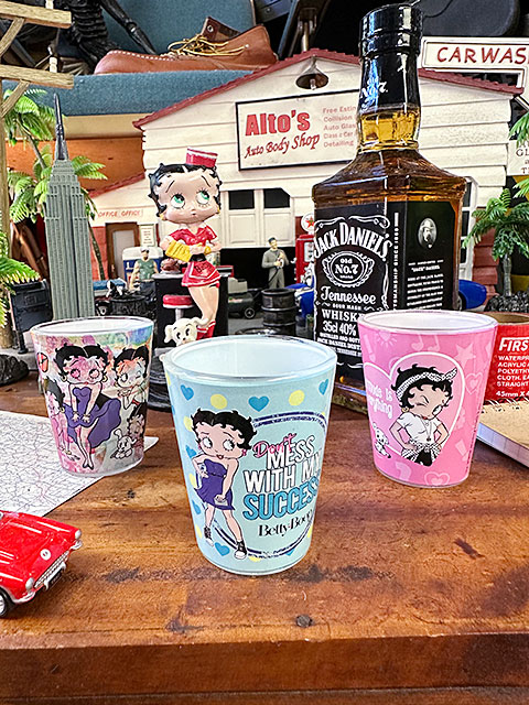 ベティ・ブープ　ショットグラス　3本セット　（ブルー＆ピンク）　■ アメリカン雑貨 アメリカ雑貨 |  | 04