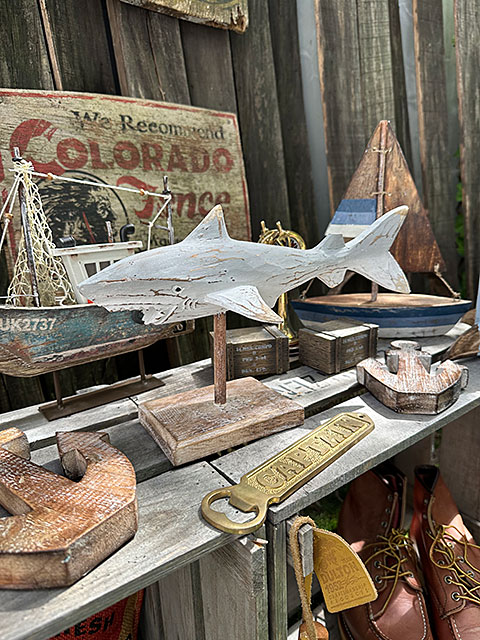 シャーク　ウッドスタンド ■ アメリカン雑貨 アメリカ雑貨 |  | 03