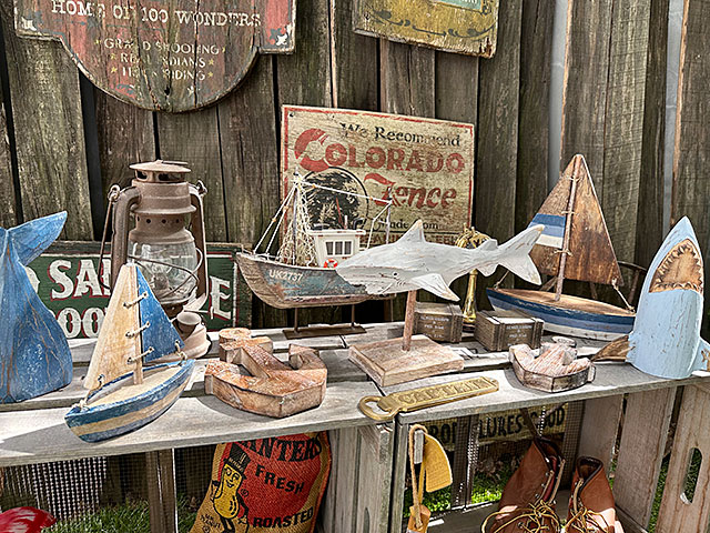 シャーク　ウッドスタンド ■ アメリカン雑貨 アメリカ雑貨 |  | 06