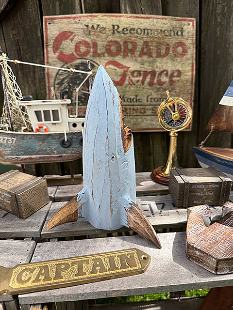 口開けシャーク　ウッドオブジェ ■ アメリカン雑貨 アメリカ雑貨 |  | 01