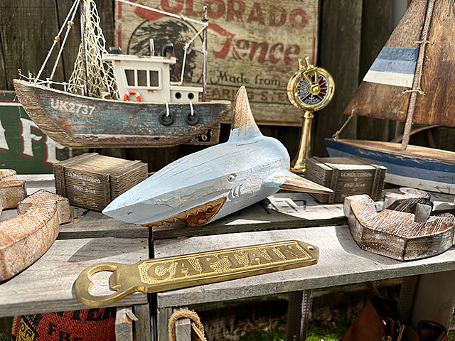 口開けシャーク　ウッドオブジェ ■ アメリカン雑貨 アメリカ雑貨 |  | 04