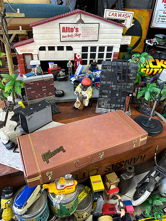 ギブソン　スラッシュ　レスポール　スタンダード　ノーベンバーバースト　オフィシャルライセンス　ミニギター　レプリカ　1/4スケール |  | 10