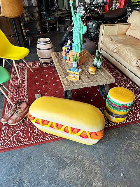HOTDOG SERVICE テーブル CAMP HILLS コラボ　スツール HOTDOG SERVICE テーブル CAMP HILLS コラボ スツール HOTDOG