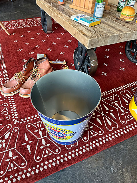 シボレー　トラッシュカン　ゴミ箱 ■ アメリカン雑貨 アメリカ雑貨 |  | 01