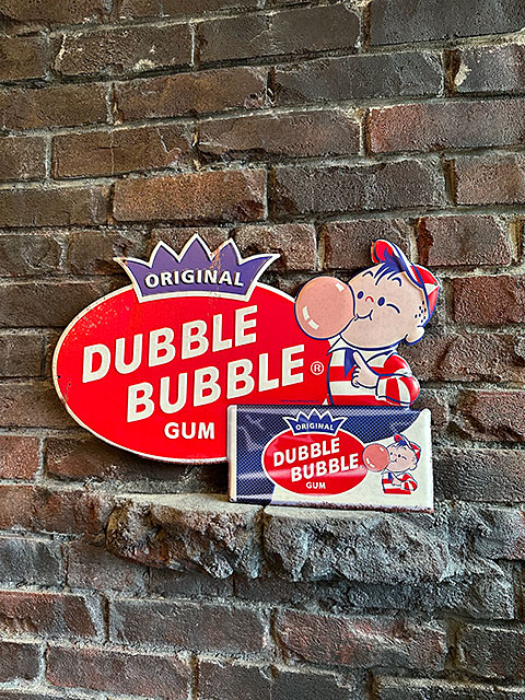 ダブルバブル　ダイカット　エンボスティンサイン　（フーセンボーイ）　ブリキ看板　■　アメリカン雑貨　アメリカ雑貨 |  | 04