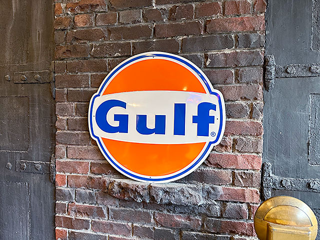 ド迫力！特大サイズ看板　ガルフ　ビッグサイズ　エンボスティンサイン　ブリキ看板 ■ アメリカン雑貨 アメリカ雑貨 |  | 03