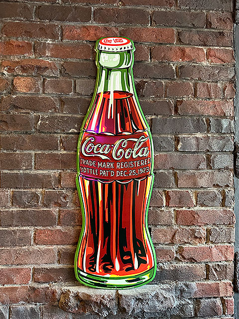 ド迫力！特大サイズ看板　コカ・コーラ　コンツアーボトル型ビッグサイズサイン　89cm ■ アメリカン雑貨 アメリカ雑貨