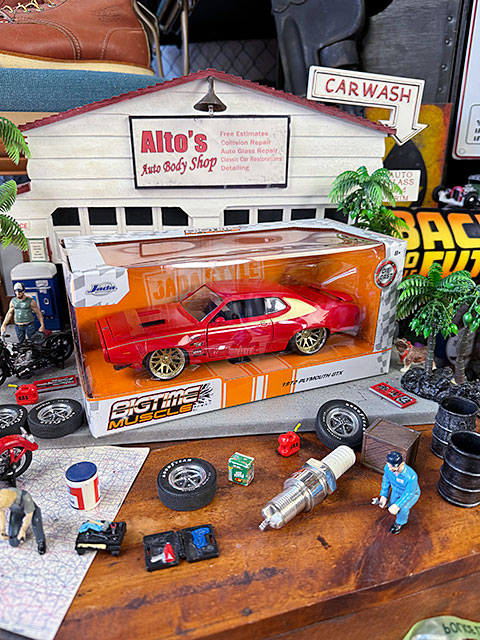 Jada 1972年 プリムス GTX ダイキャストミニカー 1/24スケール