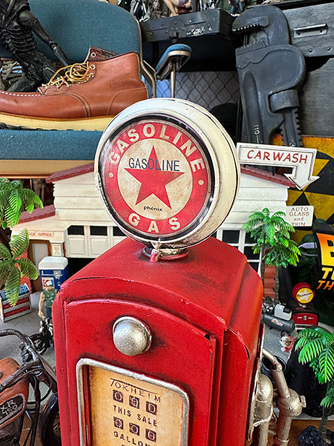 ガスポンプ ブリキオブジェバンク （レッドスター） 貯金箱