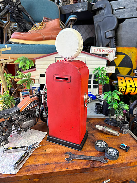 ガスポンプ ブリキオブジェバンク （レッドスター） 貯金箱