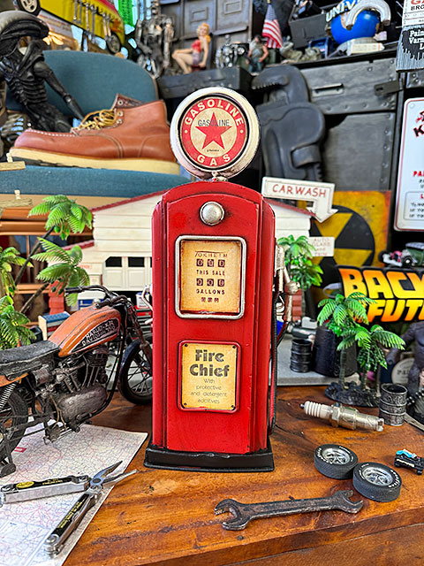お値下げ　パーキングメーター型貯金箱 レトロ アメリカン雑貨 ガスポンプ ブリキオブジェバンク （レッドスター） 貯金箱