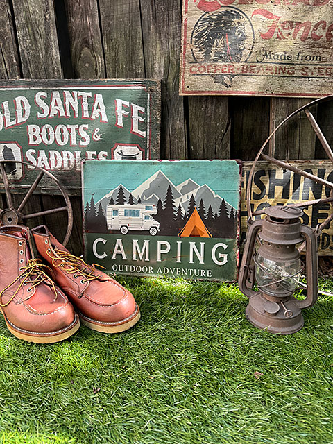 アウトドア　キャンプ　エンボスティンサイン　（キャンピングカー）　ブリキ看板　■　アメリカン雑貨　アメリカ雑貨 |  | 03