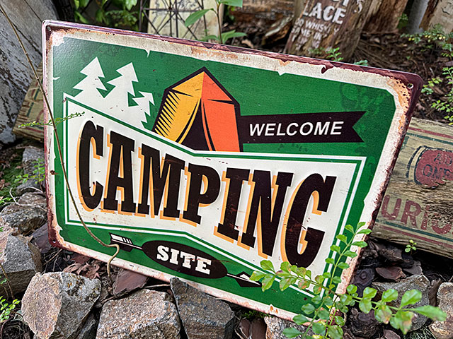 アウトドア　キャンプ　エンボスティンサイン　（キャンプサイト）　ブリキ看板　■　アメリカン雑貨　アメリカ雑貨 |  | 05