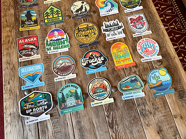 ステッカーパック　アウトドア　ステッカー　Lサイズ　（35枚セット）　MADE IN U.S.A.　耐水＆耐光素材　PVCステッカー |  | 03