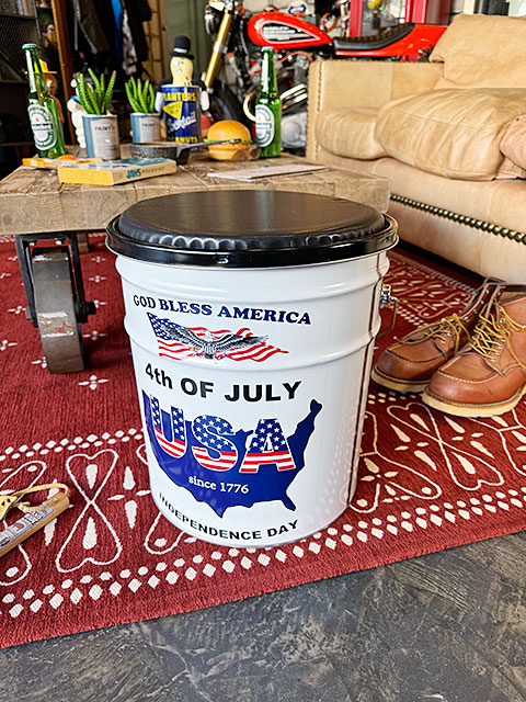 星条旗　オイル缶スツール　U.S.フラッグ ■ アメリカン雑貨 アメリカ雑貨 |  | 01