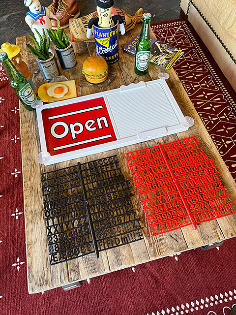 アメリカのショップで使われてるメニューボード　オープン＆クローズ　（横型）　ストアサプライ・ウェアハウス製 |  | 11