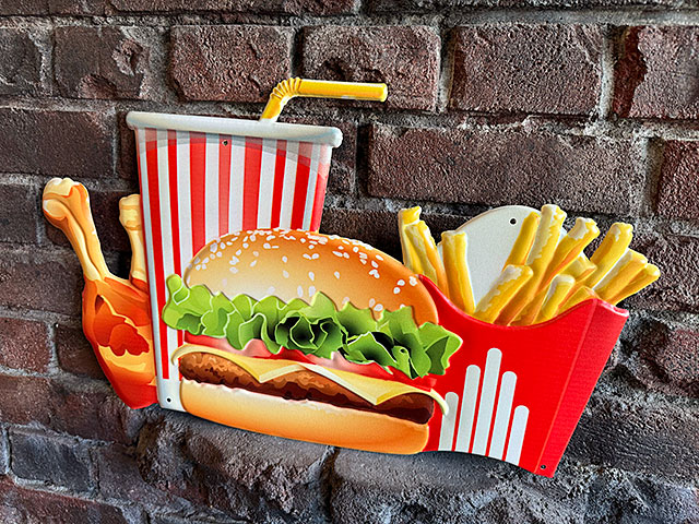 ハンバーガー＆ポテトセット　エンボスティンサイン　ブリキ看板　（リアルタッチ）　■　アメリカン雑貨　アメリカ雑貨 |  | 01