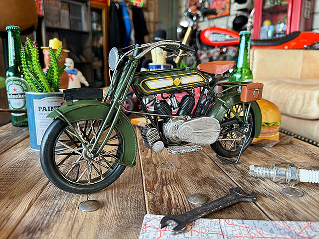 ヴィンテージモーターサイクル ブリキオブジェ ハーレー 1909 MODEL 5-D □ アメリカン雑貨 アメリカ雑貨 : 326288 :  アメリカン雑貨専門店キャンディタワー - 通販 - Yahoo!ショッピング