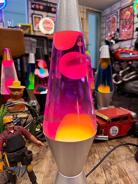 Lava Lamp社　ラバライト　正規品　ラバランプ　（イエロー/パープル/シルバーボディ）　■　アメリカン雑貨　アメリカ雑貨