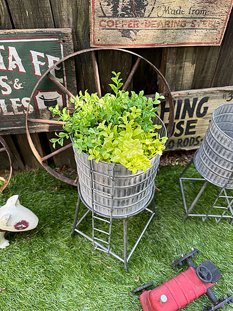 オールドアメリカ　ウォータータンク　給水塔　プランター　（Lサイズ）　ブリキオブジェ　■　アメリカン雑貨　アメリカ雑貨 |  | 07