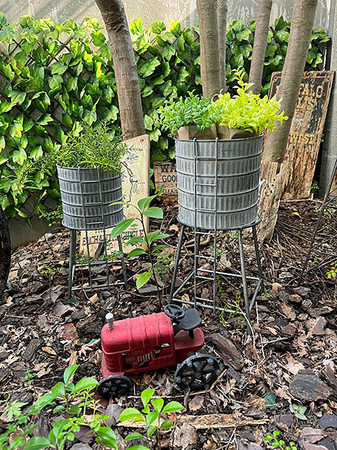 オールドアメリカ　ウォータータンク　給水塔　プランター　（Lサイズ）　ブリキオブジェ　■　アメリカン雑貨　アメリカ雑貨 |  | 09