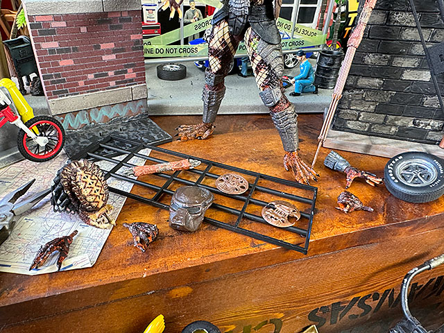 NECA 映画 プレデター2 シティハンタープレデター バトルダメージ