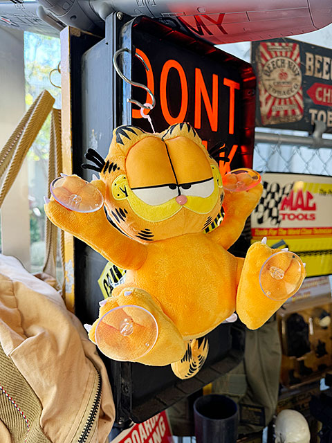 ガーフィールド　ガラス貼り付きぬいぐるみ　（吸盤付き）　■　アメリカン雑貨　アメリカ雑貨 |  | 04