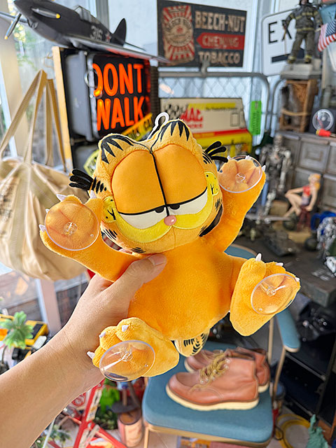 ガーフィールド　ガラス貼り付きぬいぐるみ　（吸盤付き）　■　アメリカン雑貨　アメリカ雑貨 |  | 07