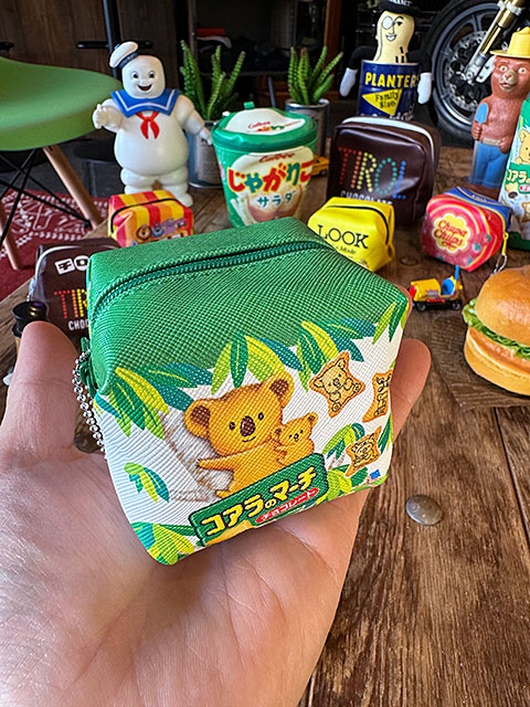 駄菓子屋シリーズ　お菓子のミニポーチ　（コアラのマーチ）　オフィシャルグッズ　昭和レトロ　■ アメリカン雑貨 アメリカ雑貨 爆買 |  | 01