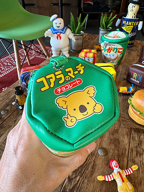 駄菓子屋シリーズ　お菓子のポーチL　（コアラのマーチ）　オフィシャルグッズ　リアルサイズ　昭和レトロ　■　アメリカン雑貨 |  | 01