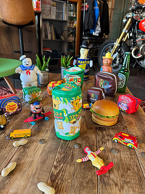 駄菓子屋シリーズ　お菓子のポーチL　（コアラのマーチ）　オフィシャルグッズ　リアルサイズ　昭和レトロ　■　アメリカン雑貨 |  | 02