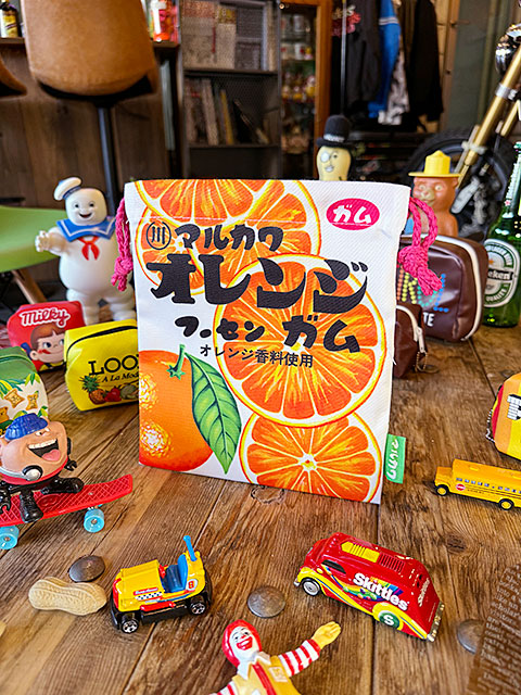 駄菓子屋シリーズ　お菓子のキンチャク袋　（マルカワ　フーセンガム）　オフィシャルグッズ　巾着袋　昭和レトロ