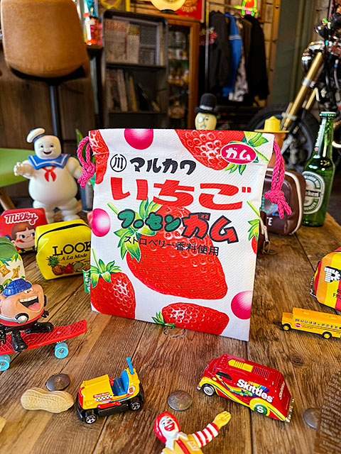 駄菓子屋シリーズ　お菓子のキンチャク袋　（マルカワ　フーセンガム）　オフィシャルグッズ　巾着袋　昭和レトロ