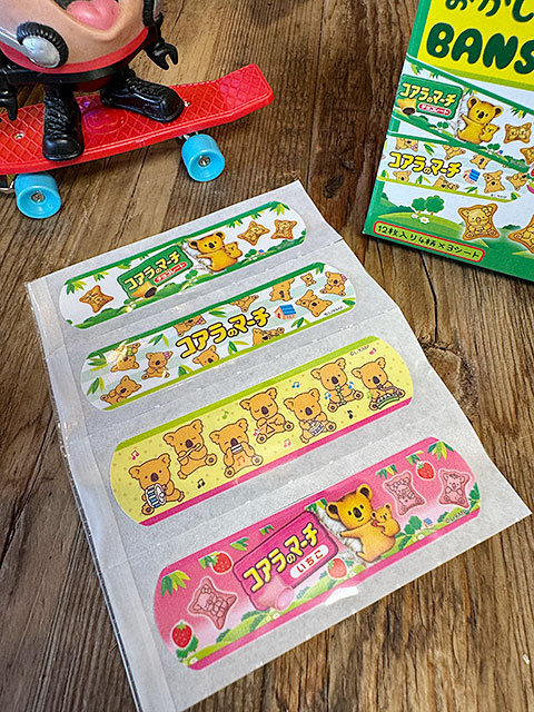 駄菓子屋シリーズ　お菓子の絆創膏　（コアラのマーチ）　オフィシャルグッズ　ばんそうこう　昭和レトロ　■ アメリカン雑貨 アメリカ雑貨 |  | 01