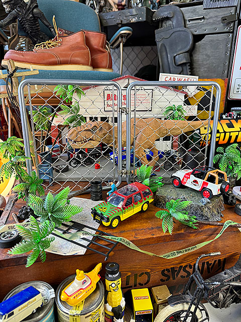 Jada　映画　ジュラシックパーク　フォード　エクスプローラー　ダイキャストミニカー　1/32スケール ■ アメリカン雑貨 アメリカ雑貨 |  | 02