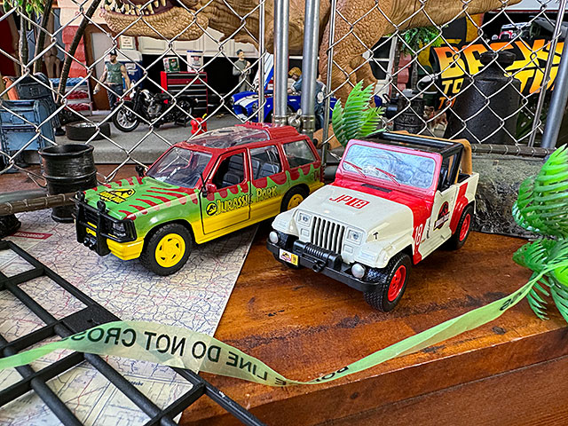 Jada　映画　ジュラシックパーク　JPスタッフ　ジープ　ラングラー　＆　フォード　エクスプローラー　ミニカー　1/32　（2台セット） | 