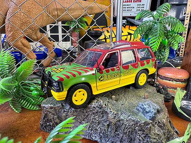 Jada　映画　ジュラシックパーク　JPスタッフ　ジープ　ラングラー　＆　フォード　エクスプローラー　ミニカー　1/32　（2台セット） |  | 04