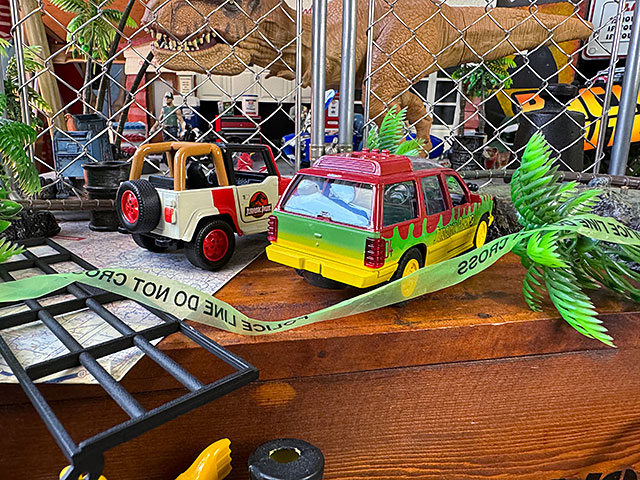 Jada　映画　ジュラシックパーク　JPスタッフ　ジープ　ラングラー　＆　フォード　エクスプローラー　ミニカー　1/32　（2台セット） |  | 05