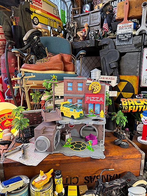 Jada　ティーンエイジ・ミュータント・ニンジャ・タートルズ　隠れ家　ジオラマ　プレイセット　ナノ・シーン |  | 02