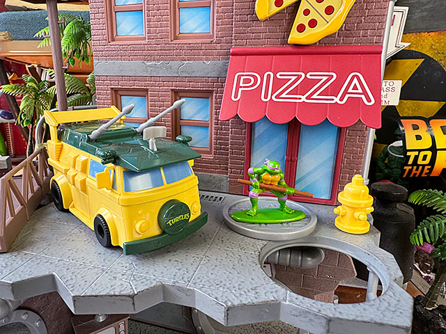 Jada　ティーンエイジ・ミュータント・ニンジャ・タートルズ　隠れ家　ジオラマ　プレイセット　ナノ・シーン |  | 03