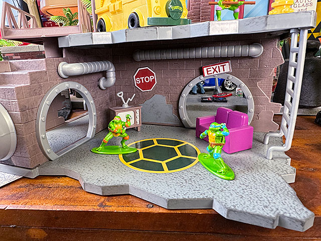 Jada　ティーンエイジ・ミュータント・ニンジャ・タートルズ　隠れ家　ジオラマ　プレイセット　ナノ・シーン |  | 05