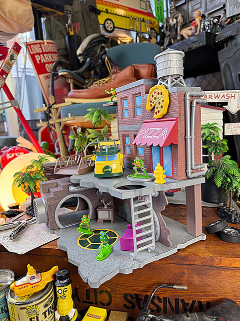 Jada　ティーンエイジ・ミュータント・ニンジャ・タートルズ　隠れ家　ジオラマ　プレイセット　ナノ・シーン |  | 08