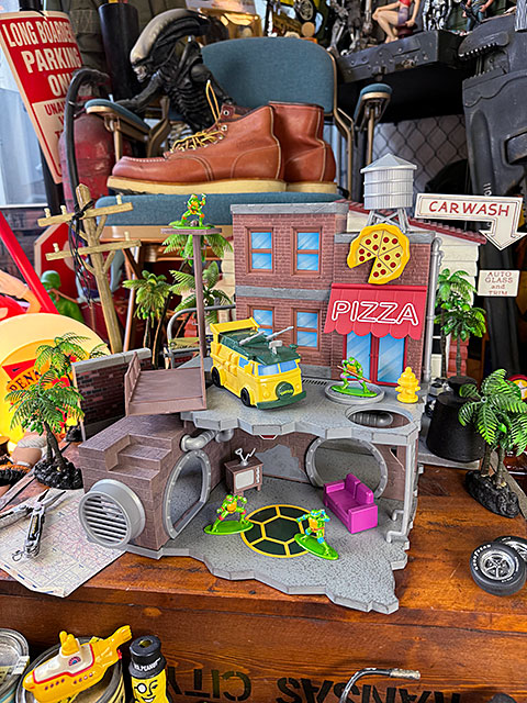 Jada　ティーンエイジ・ミュータント・ニンジャ・タートルズ　隠れ家　ジオラマ　プレイセット　ナノ・シーン |  | 10