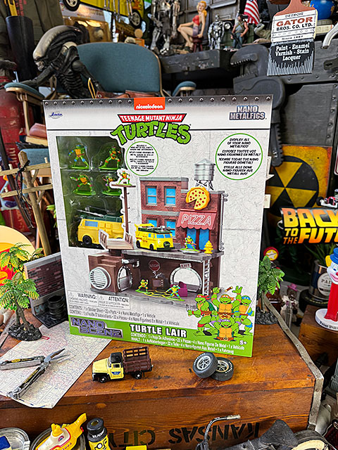 Jada　ティーンエイジ・ミュータント・ニンジャ・タートルズ　隠れ家　ジオラマ　プレイセット　ナノ・シーン |  | 07