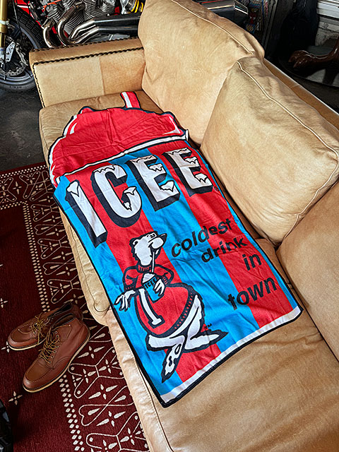 ICEE　アイシー　フローズンドリンク　ビーチタオル　（レッド）　■　アメリカン雑貨　アメリカ雑貨 | 