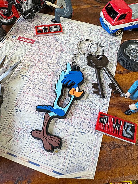 ロードランナー　ラバーキーホルダー　（立ちポーズ/横向き）　■　アメリカン雑貨　アメリカ雑貨 | 