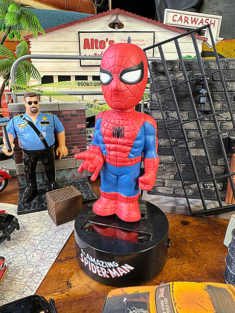 NECA　マーベル　スパイダーマン　ボディノッカー　アベンジャーズ　■ アメリカン雑貨 アメリカ雑貨 | 
